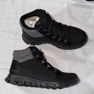 Skechers Men's Black and Dark Gray High-Top Sneakers